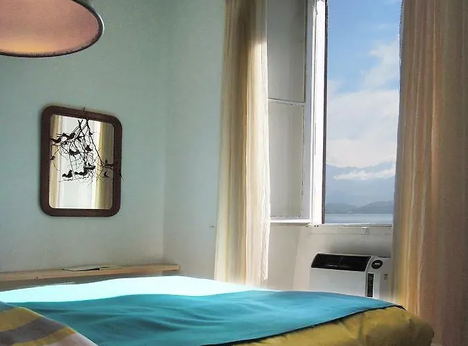 펜션 Charming House With The Private Dock I *